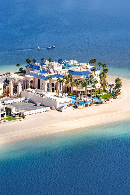 Luxusvilla und Penthouse auf Palm Jumeirah in Dubai mit privatem Strand und Meerblick